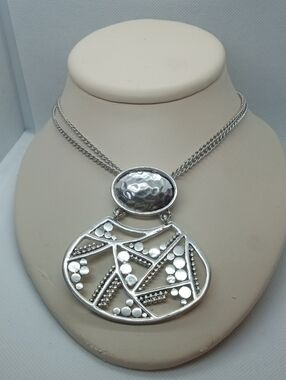 CHICO'S CHUNKY NECKLACE